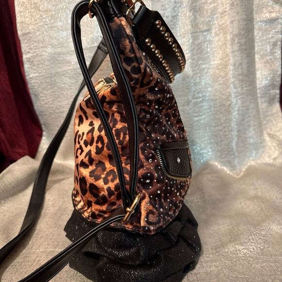Leopard Purse Dress - Picture 4 of 7
